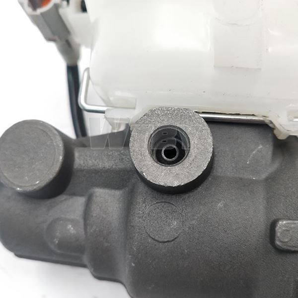 Brake Master Cylinder  47207-26020
